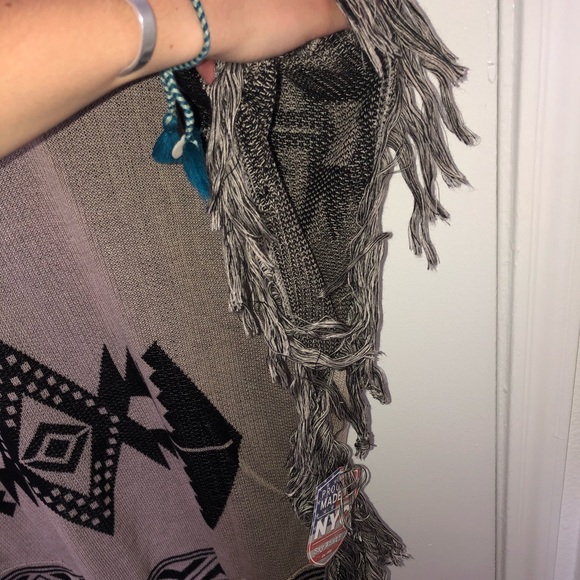 Sweater - Picture 2 of 4